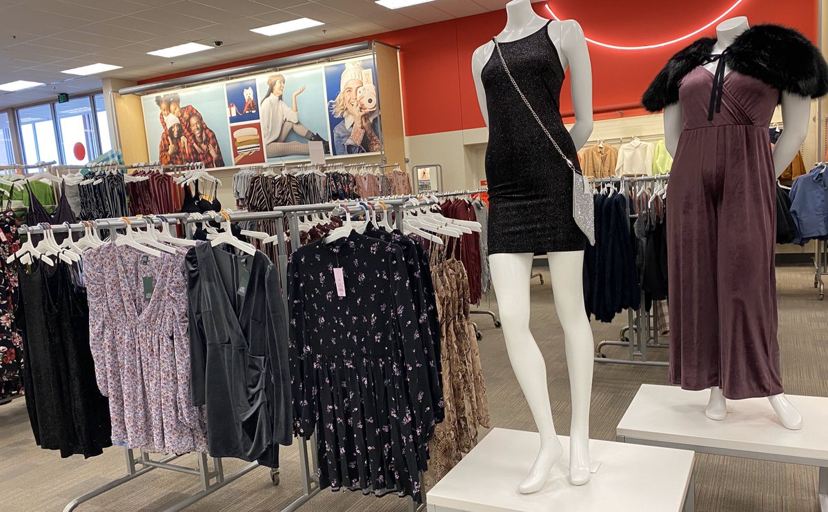 JOostdyke's tweet photo. We are ready to #PARTY this New Year!✨
#T1052 is ready for you 2020! 💪🏻
@settoselltarget @jamaal_edwards @laren_john https://t.co/D0wNjjkF1h