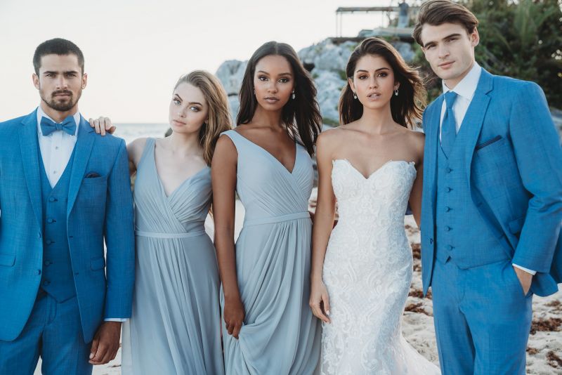 Every bride needs #somethingblue for her wedding — why not dress the entire wedding party in complimentary blue hues?! 💙 

📷: Allure Bridals

#bluebridesmaids #bluegroomsmen #bluebridesmaiddresses #bluetuxedos #bluesuits #bluetuxes