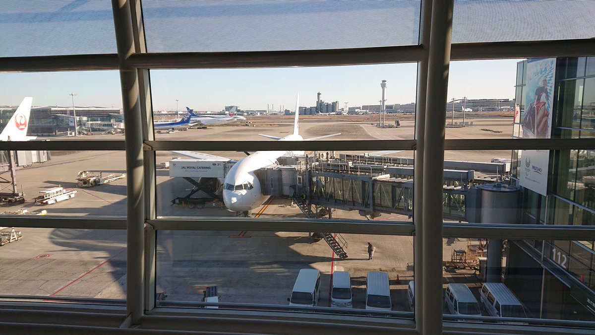 shimayan118's tweet photo. I'm at #羽田空港 。これから行ってきます。揺れが続くらしい。#JAL #日本航空 #JL29 #B777 #JA704J https://t.co/fXfZwZw8YQ