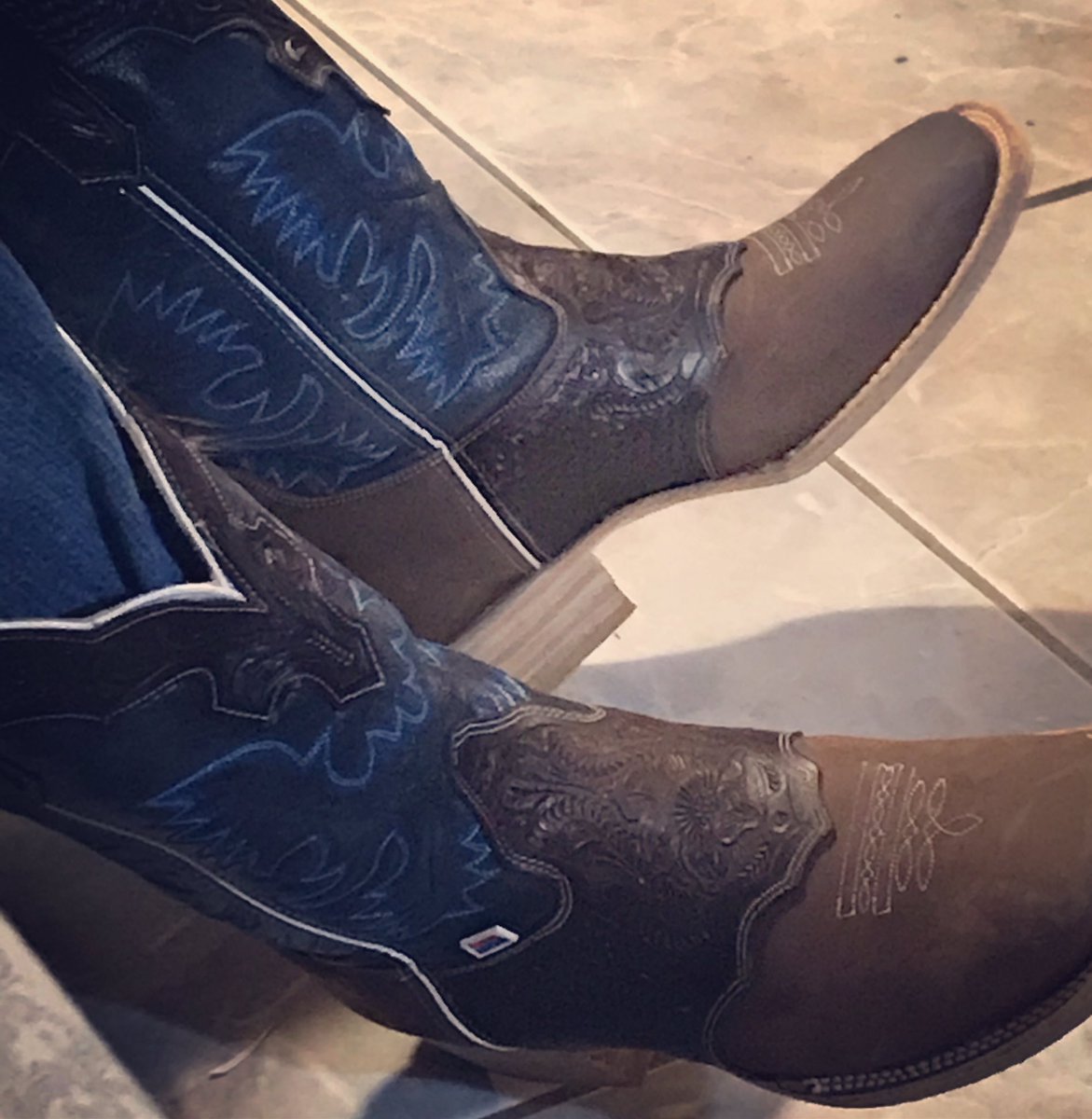 FC_Racing33's tweet photo. When you get new boots for Christmas, you can stop dead in your tracks . Just like @PFCbrakes. #SoonsorMePFC20 https://t.co/m40YcDZALC