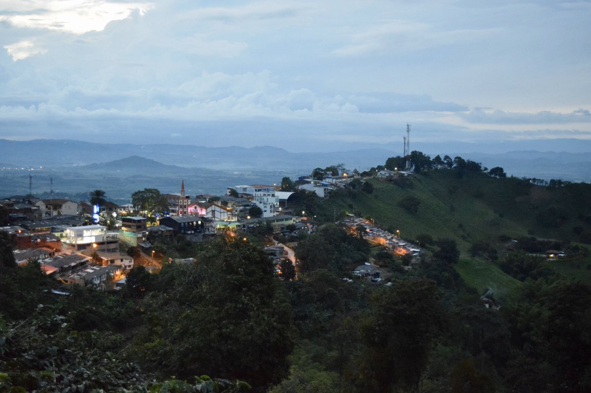 juanpaespi's tweet photo. #Pijao en Quindío Colombia #slowcity naturaleza, cultura local y comida  sana #slowfood #slowschool y Buenavista , una oda al Café https://t.co/pyrgp0tdeJ