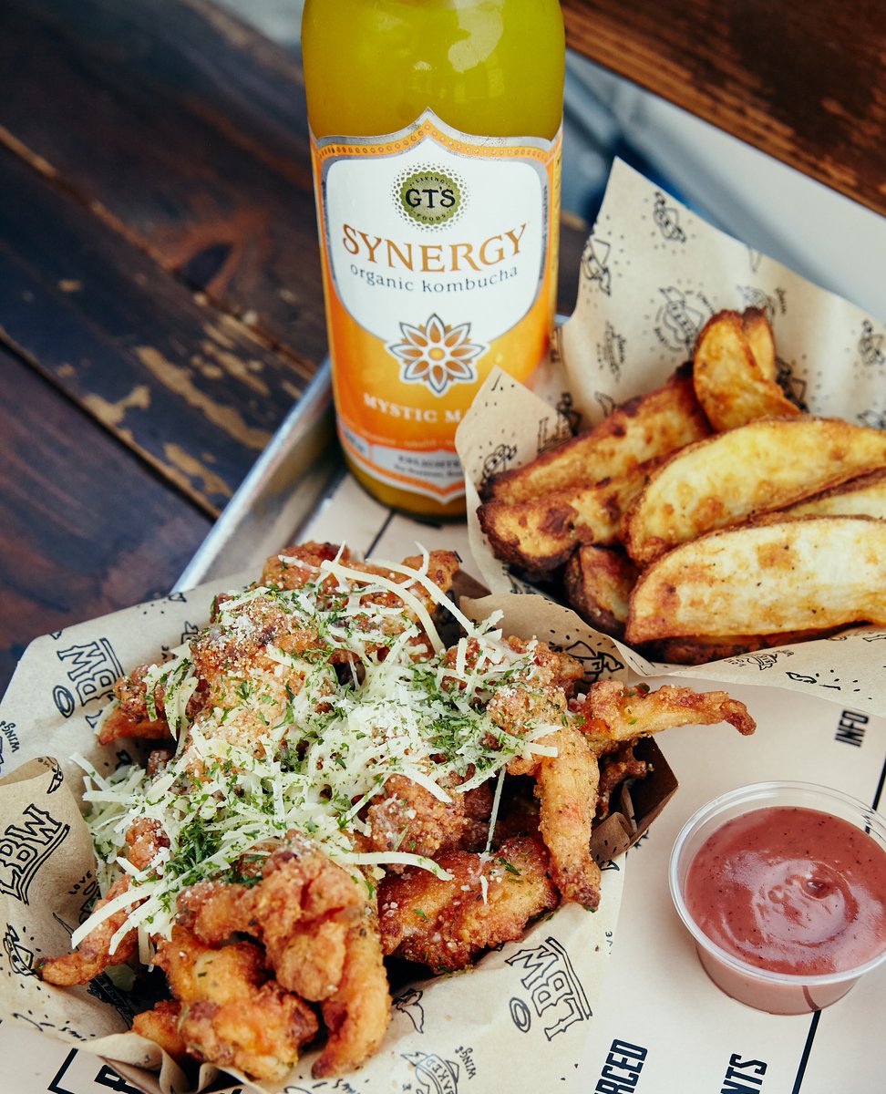 LoveBakedWings's tweet photo. Strips, wedges, and kombucha = pure happiness #lovebakedwings

Search for Love Baked Wings in your App Store for easy ordering! 
⁠
Now serving: ⁠
Los Feliz⁠
Downtown⁠
Silver Lake⁠
USC⁠ https://t.co/HxLUwk6NiP