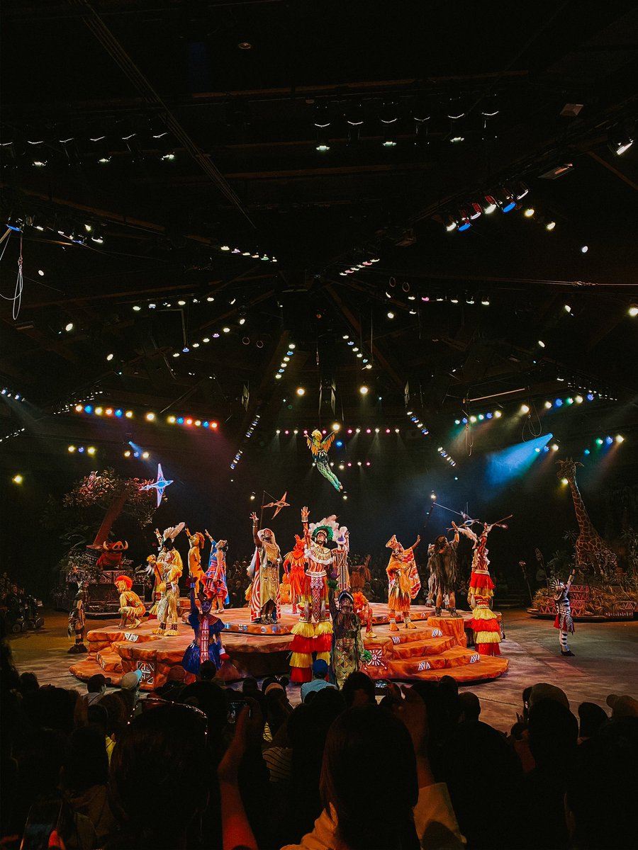 payton_marcy's tweet photo. okay but how do I become a #FOTLK dancer when I grow up
or at least take a picture with them after the show bc they are perfection
@WaltDisneyWorld @DisneyParks https://t.co/rwcmKYg92z