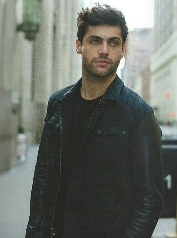 Chiunque sia felice renderà felici gli altri.