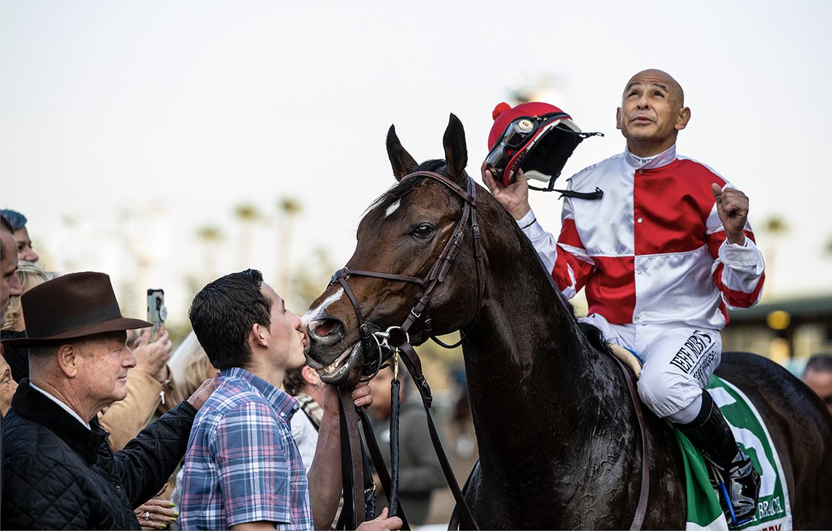 A_Evers's tweet photo. So much love in one photo. Mandella has his arm on the grooms shoulder, who is kissing Omaha Beach as Mike celebrates!!! What a great opening day @santaanitapark https://t.co/yQu56VFxMK