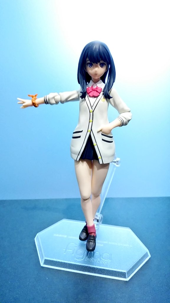 ロバミミ Ar Twitter アニメ Ssss Gridman より宝多六花のfigmaをパシャリ 真顔の六花が凛々しくて ポーズ取らせてたら なんか変身前のライダーか 何かの能力者みたいなポージングになってしまった 個人的にはtwitterで見たグリッドマン変身ポーズの六花