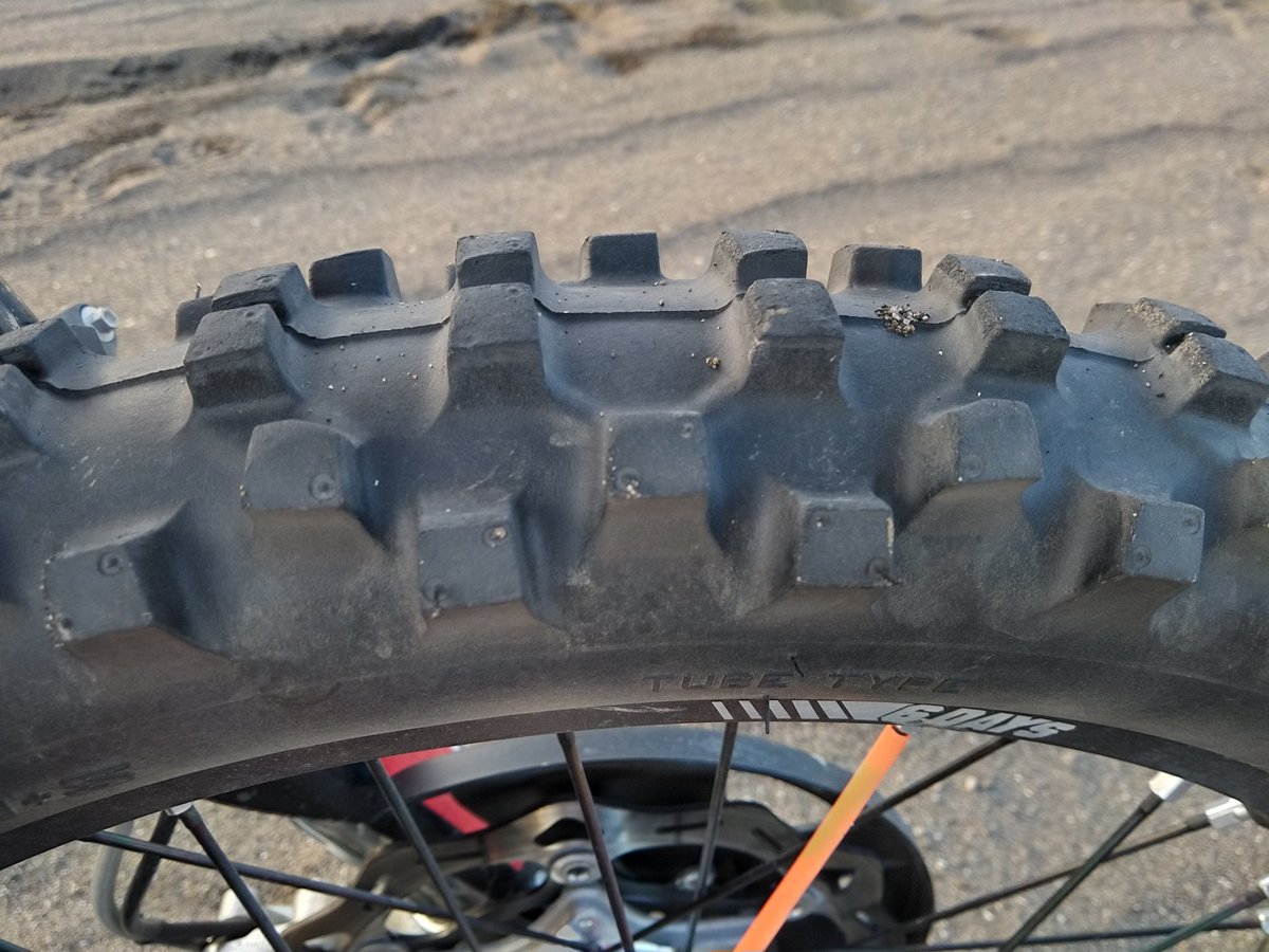 KTM819O4's tweet photo. #250EXCTPI #ScorpionXC #MidHard #ACERBIS #XSEAT #サンド
今日のサンドはスピードが出ません(^_^;ゞ
8の字の練習は失速します(T_T)/
X-SEATは硬いです！フレームに座っているみたい！
お尻を引いた時の「お尻グリップ」はいいです(^o^)/ https://t.co/YmpNhUcHnQ