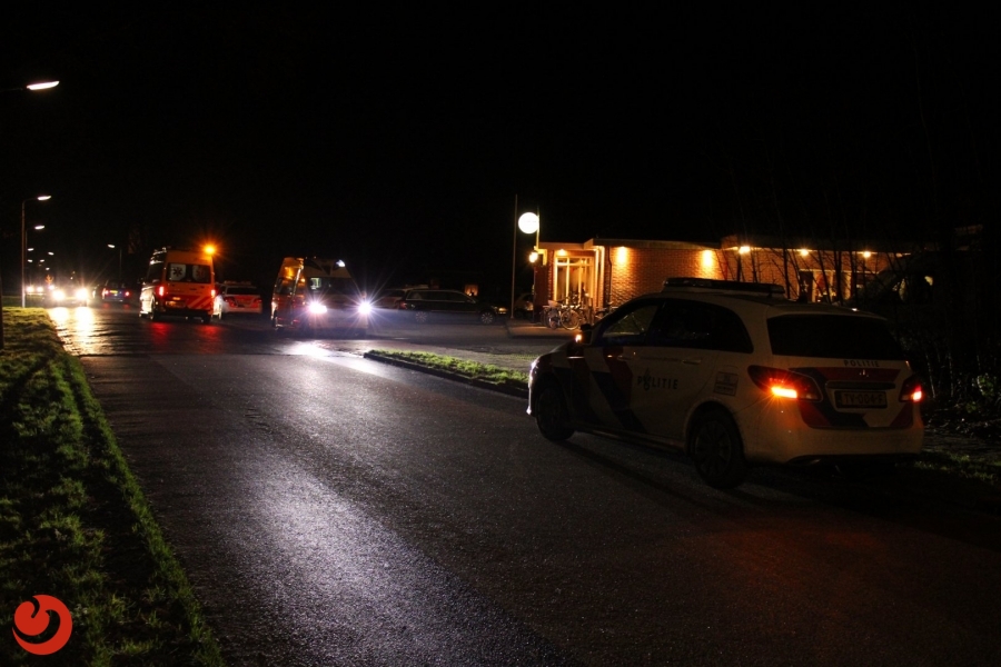 Gewonden na vechtpartij in kroeg - AUGUSTINUSGA – Bij een vechtpartij in een kroeg zijn zaterdagavond twee personen gewond geraakt, waarvan een ernstig. Bij de kroeg... -..