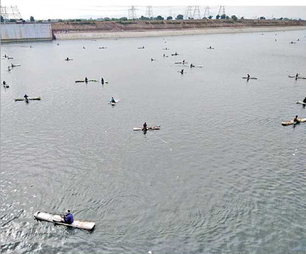 EM7BbVUUwAAr4_i?format=jpg&name=medium