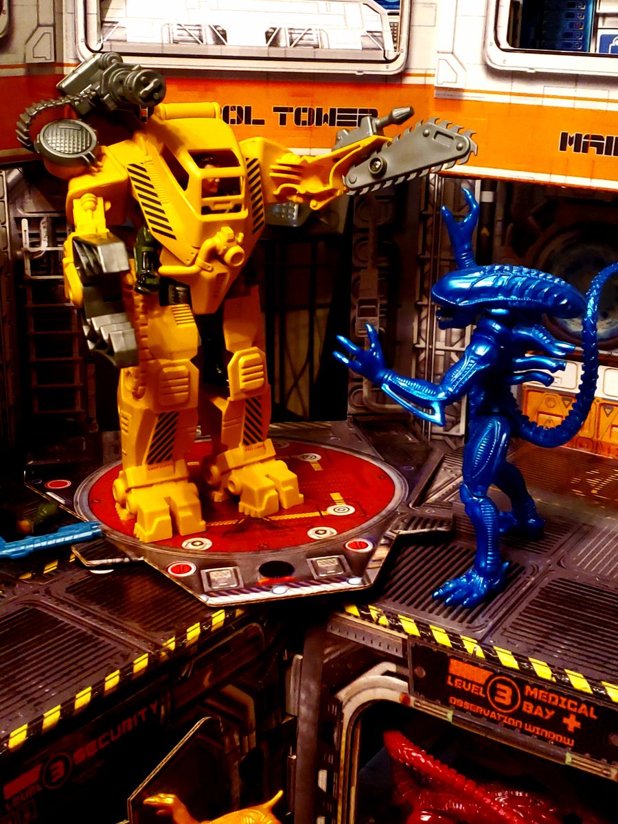SwChamp's tweet photo. Having some #toytherapy w/ the @Walmart exclusive Xenomorph sets and @Readysetz diorama. Highly recommend these they are a lot of fun and work well with lots of 3.75" figures. I'm already seeing some crossover adventures with G.I. Joe and Star Wars.. maybe even Transformers. https://t.co/PwxTtwDhFJ