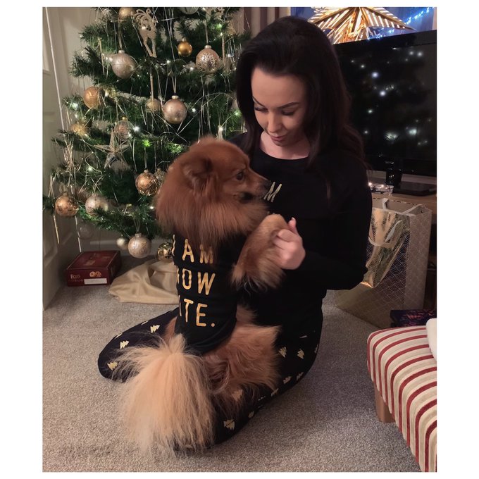 Had such a lovely time being with my family for Christmas 🖤 https://t.co/v6e9qE6llY