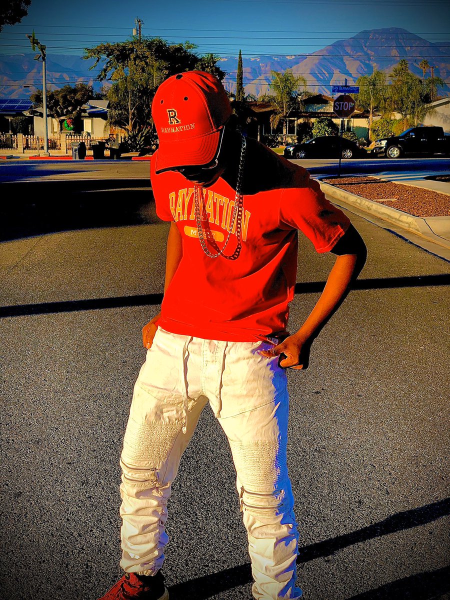 Ray13Raydolfiii's tweet photo. Merch right before 2020 what π¨ππ₯π₯π₯#Raynation #RayDaProphet #MakeRayFamous2019 #Flex https://t.co/OM0aFH7e6G