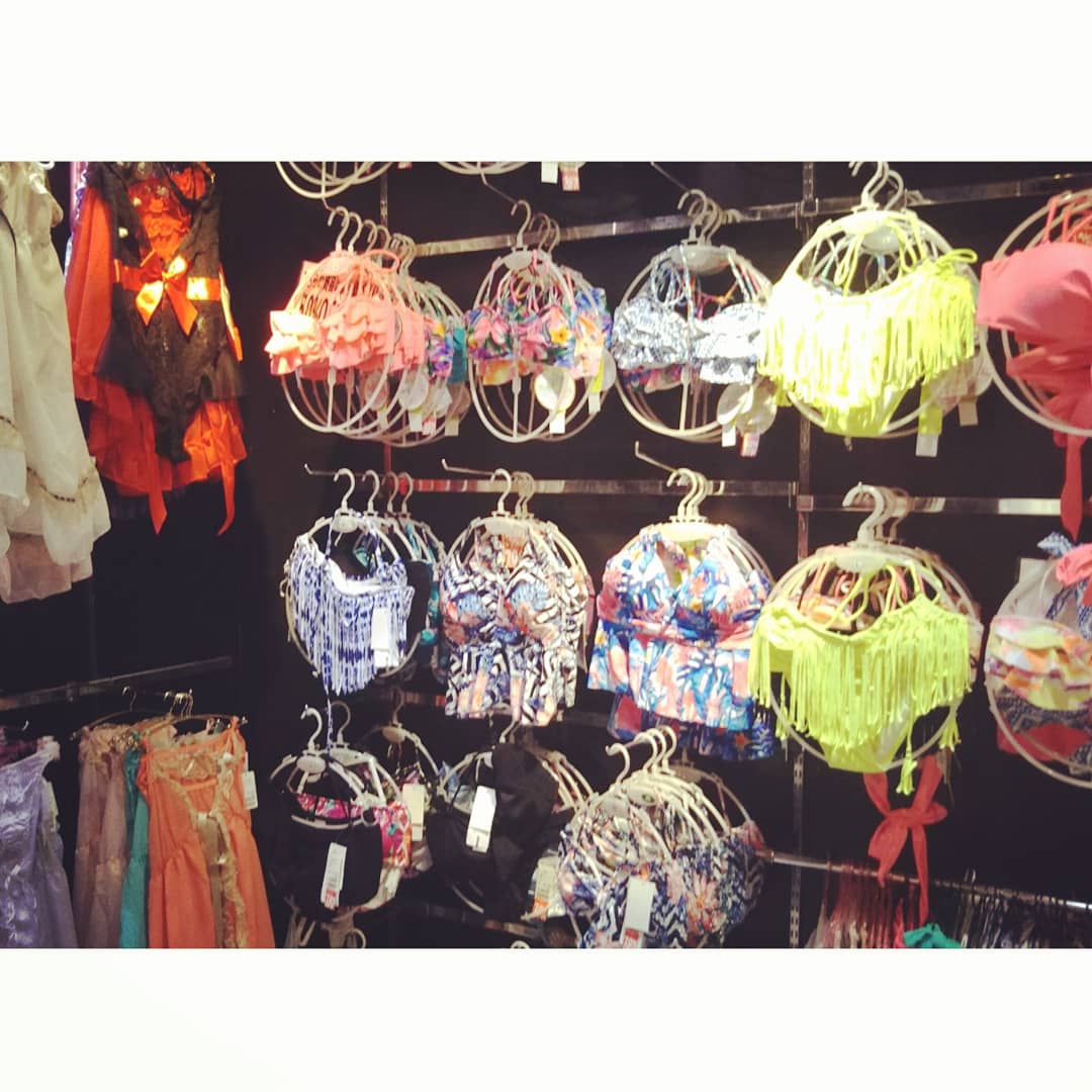 body_focus's tweet photo. 渋谷店最終日です👙‼️
本日はスタッフ達の要望で営業時間を22時まで延長することになりました😭💖
よろしくお願いいたします🙇✨ https://t.co/Fbkg3FBwA1
