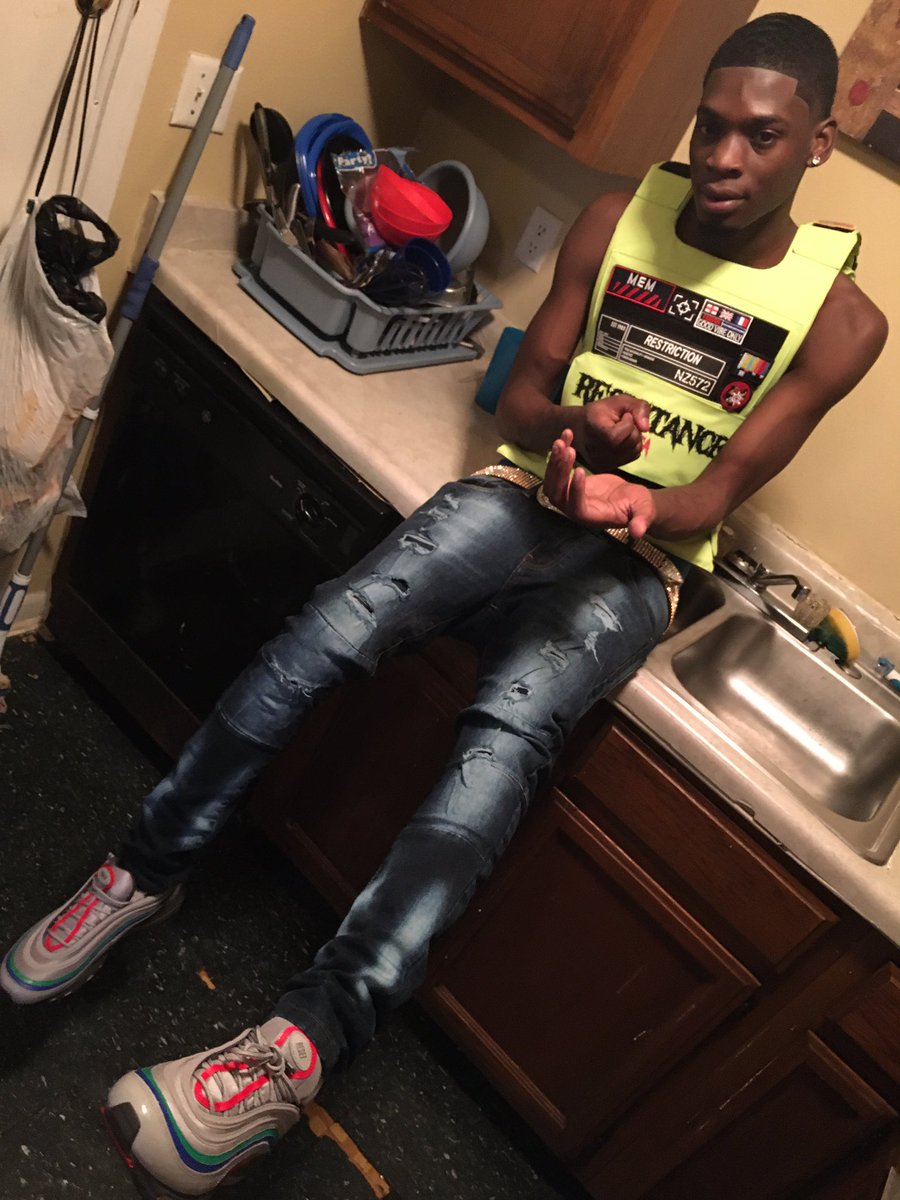 23Saucegawd's tweet image. SUCK all the pain UP🤫🤕💪🏾LETS fuck the game UP🗣👌🏾🥶💚