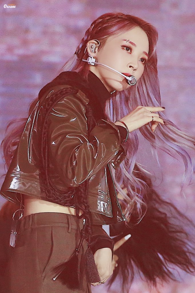 OrangeByul2's tweet photo. 191227 KBS 가요대축제

part3

#마마무 #문별 #MAMAMOO #MOONBYUL https://t.co/XKwpHazUhE