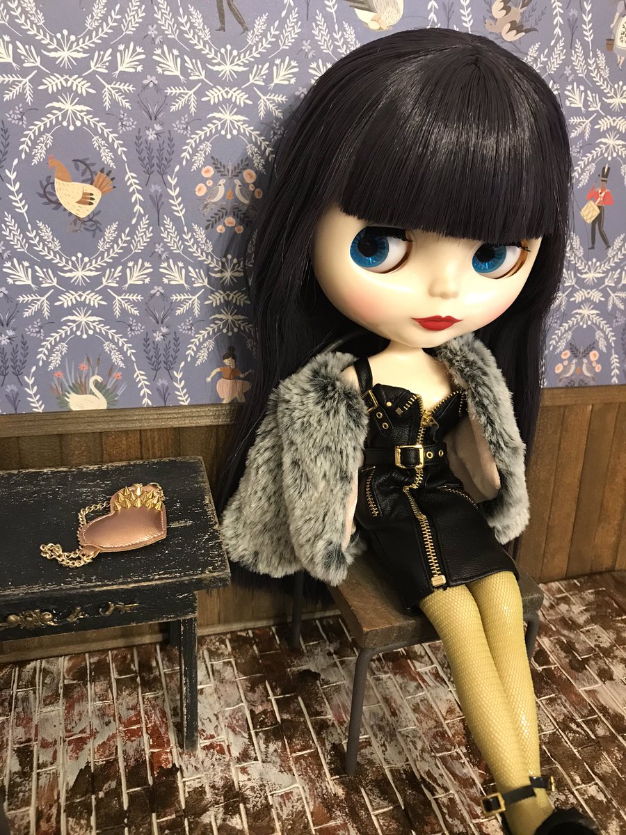 pmmasa33's tweet photo. 昼間のルーちゃん撮影会
モデル ルーさん(ドーンティングドゥルーシラ)
衣装 THREAD WORKS
めっちゃかっこいいっすわ(≧ω≦)
#ブライス #ドーンティングドゥルーシラ #THREADWORKS #ちーちー棒 #うちのこかっこかわいい #ブライスコン購入品 https://t.co/LsTRbLWtih