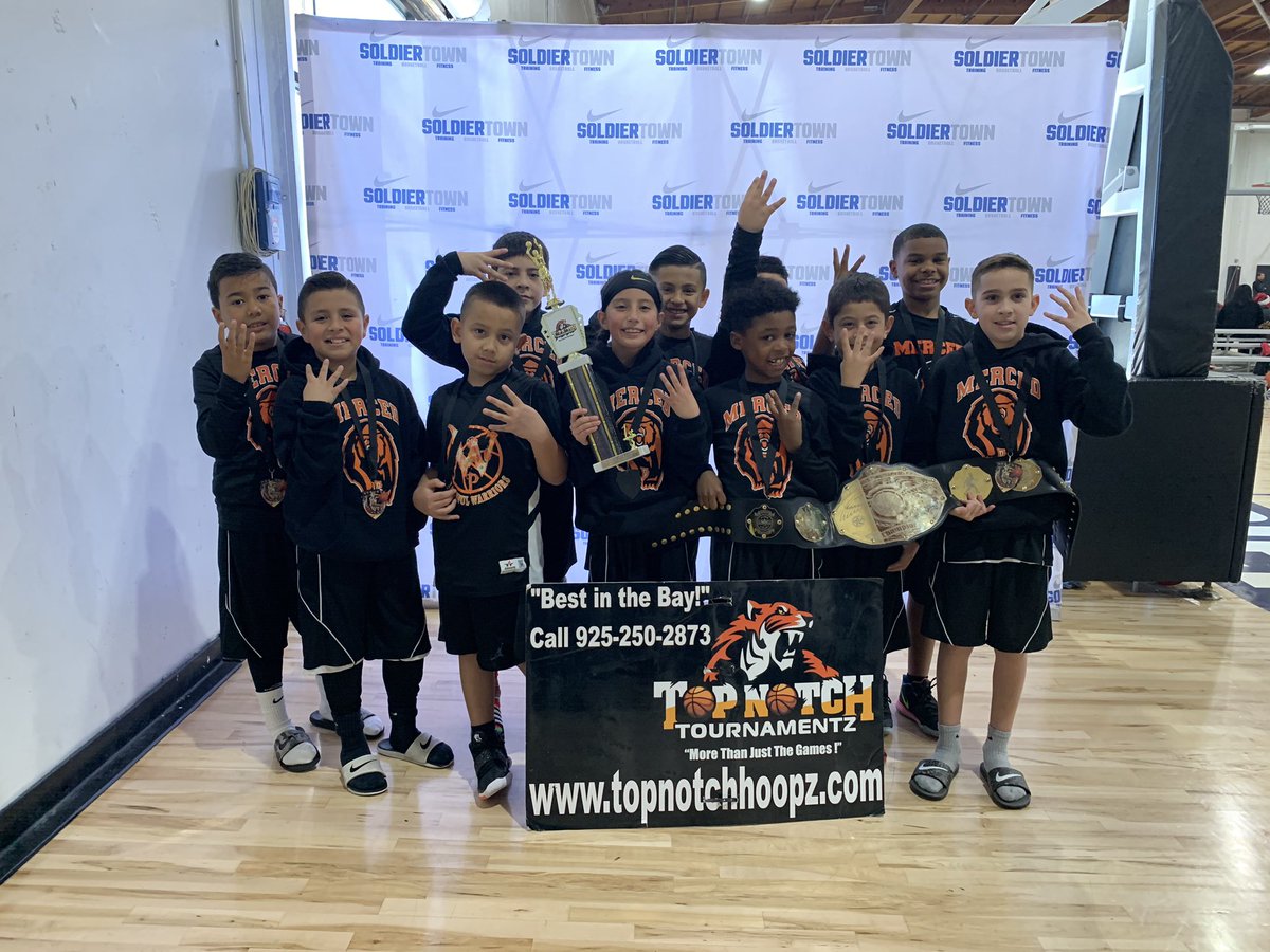 Goldenlexi3's tweet photo. Merced Elite โน๏ธโโ๏ธ โน๏ธ ๐ #defendyourlegacy #hoopqueen๐ #4peat๐๐๐๐ #TheGrindTeam #grindforgreatness #future #basketball #ballislife #espn #primetime #handles #ncaa #nba #wnba #love #bears #merced #mercedhighbears https://t.co/3yKxKZRGFk