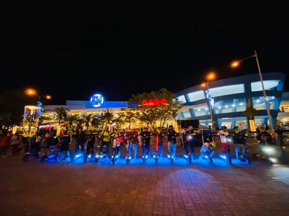 francoffeePh's tweet photo. All Kaabo scooter ride -- Wolf Warrior, Mantis, and Skywalker. #OneLessCar #Kaaborkads #EKSPH https://t.co/SqtMy7UjnZ