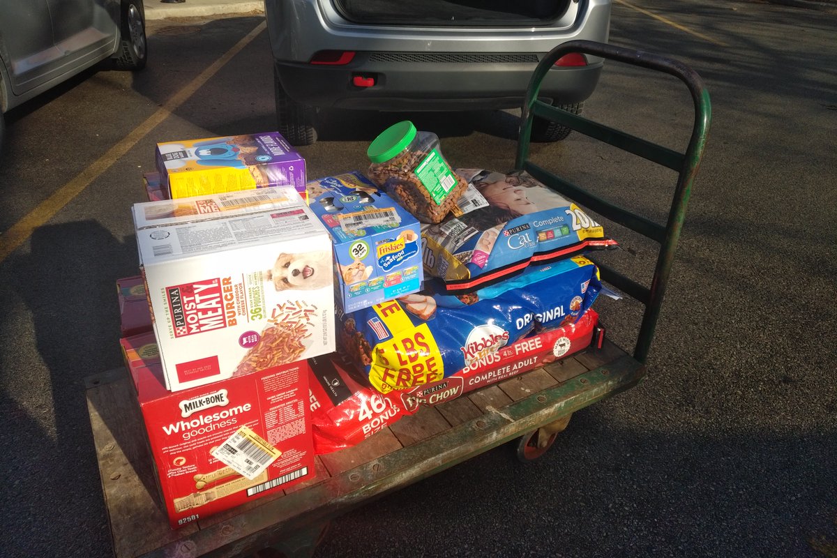 Dropped off about 200 lbs of Dog/Cat Food and Treats. For all those that donate or give back for the holiday's don't forget to help out your local animal shelter as well. They need your help too. #ChicagoAnimalCareandControl @ChicagoACC #KinnisonAdventures