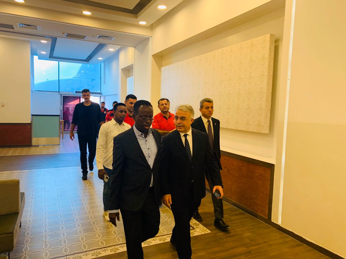 ugurmo's tweet photo. Dalweynaha Turkiga iyo Dadkiisu waxay noo muujiyeen gurmad walaalnimo oo aan hagrasho lahayn. Mahadsanidiin. https://t.co/wfRw8I44W3