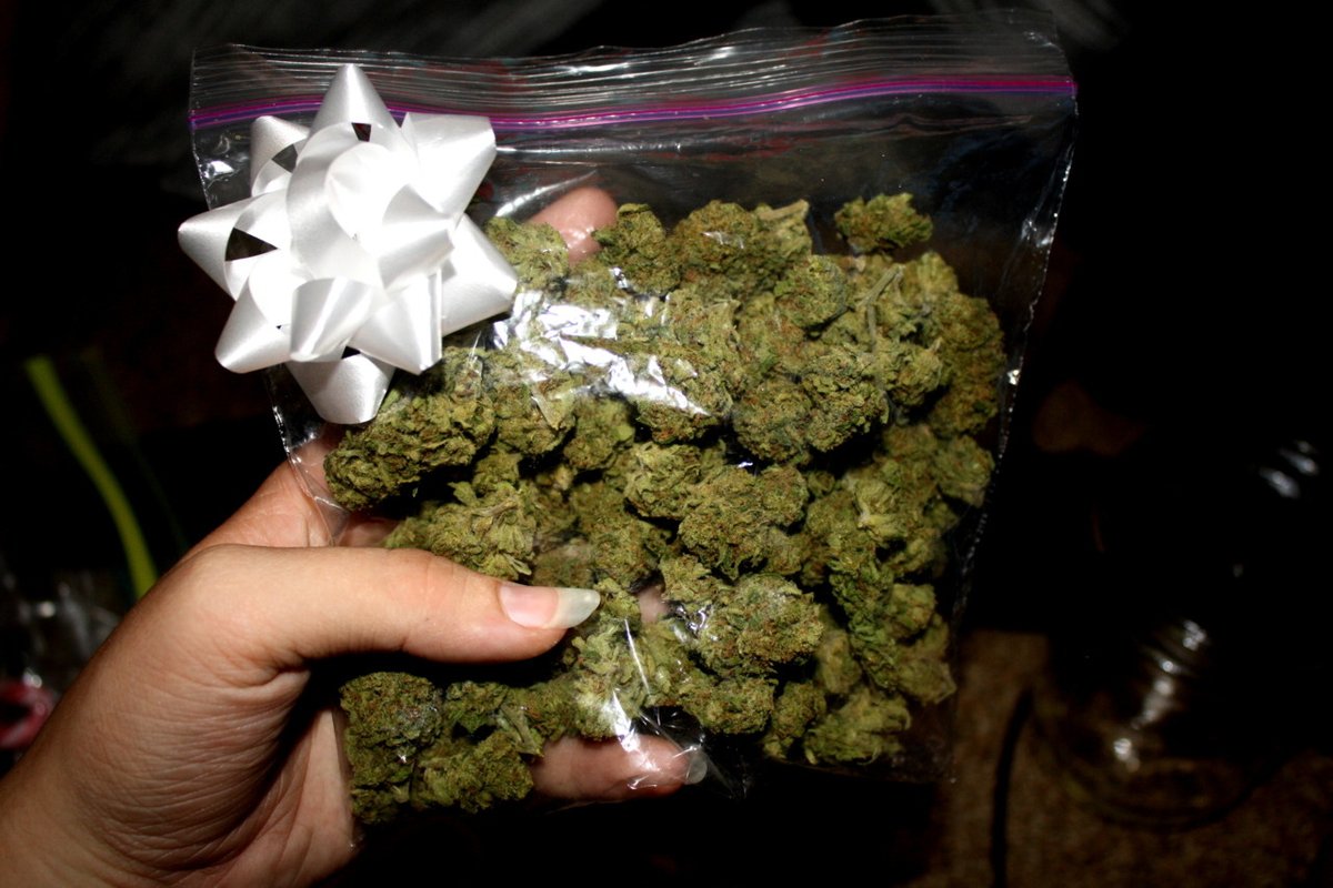 M1C1G1's tweet photo. #regalitosnavideños #timeweed https://t.co/Aq8XivjBgp