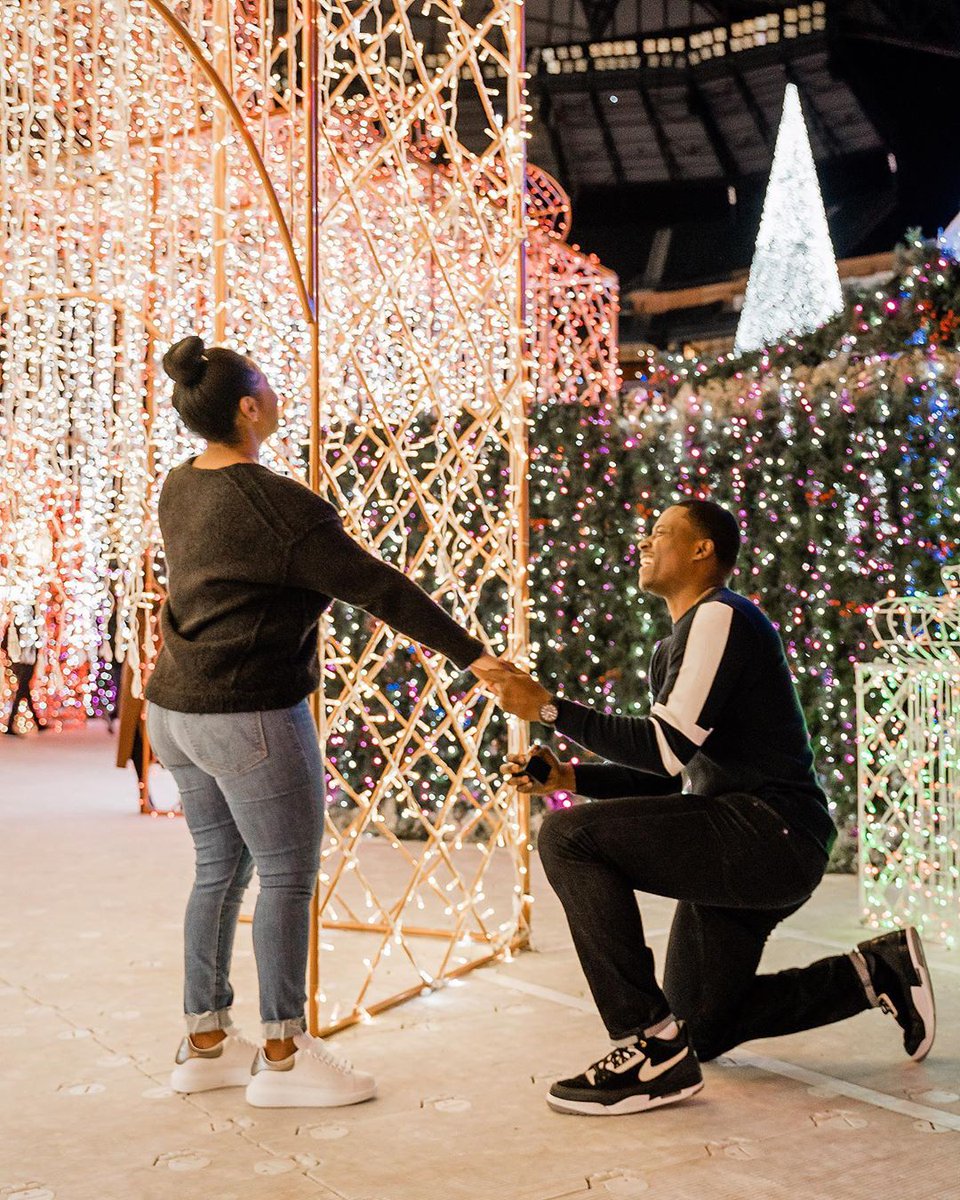 EnchantSEA's tweet image. Cherish the moments that'll last forever in a magical place not so far far away...✨

TICKETS &amp;gt;&amp;gt; bit.ly/EnchantTixSeat…

#EnchantChristmas #Enchant #Christmas #Xmas #holidays #friends #TMobilePark #ThingstodoinSeattle #SeattleDateNight #SeattleTrip #FamilyFun #Mariners #Seattle