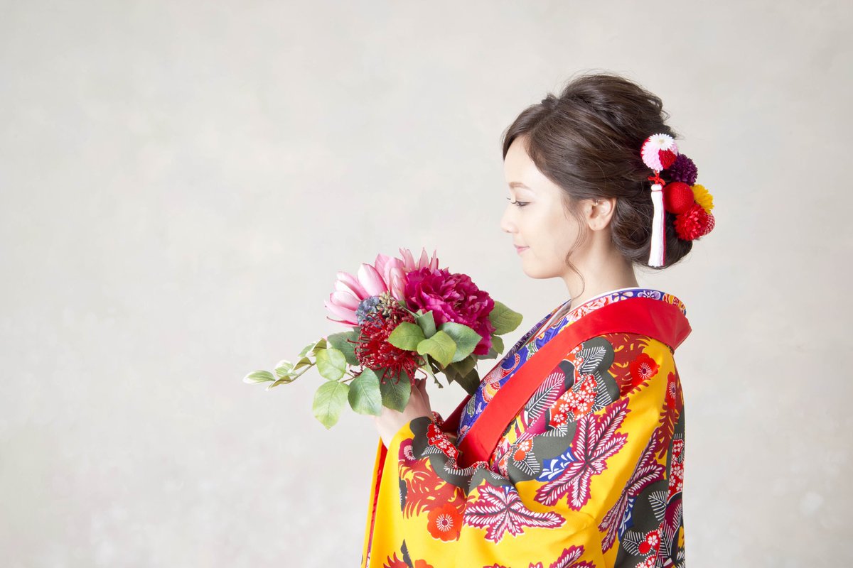 Hair Make Arai Pa Twitter 今だけ限定 かわいい髪飾りレンタル無料 成人式 卒業式 琉球 衣装レンタル 30 000円 成人式 卒業式 当日の着付け 出張 ヘアメイクも承ります お気軽にお問合せ下さい Hp T Co Oir6igbbfr