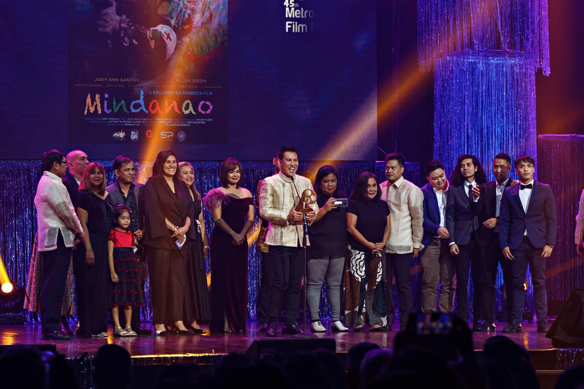 trixie_dauz's tweet photo. Here are the shots from my photographer Francis Lumahan of the Mindanao team while receiving their awards. Let's troop to the cinemas and #SaveMindanao which garnered 11 awards and nominations in almost every category. #MMFF2019 #MMFF2019AwardsNight https://t.co/CDObsOqNEg