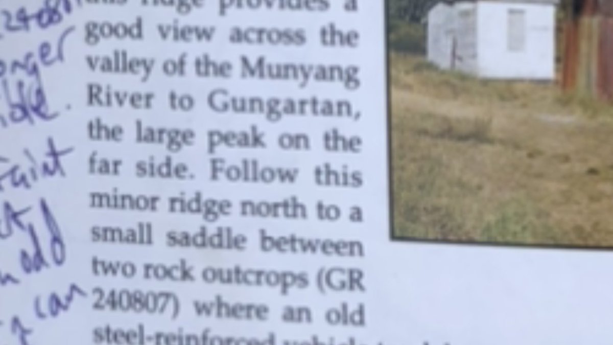 Track notes said look for an old track between two rock outcrops.BETWEEN TWO ROCK OUTCROPS! IN A LANDSCAPE COMPRISED ENTIRELY OF ROCK OUTCROPS! BAHAHAHAHAHAAnyway I found it. By this hut now. 3km still to camp or 10km if I can be bothered  #AAWT