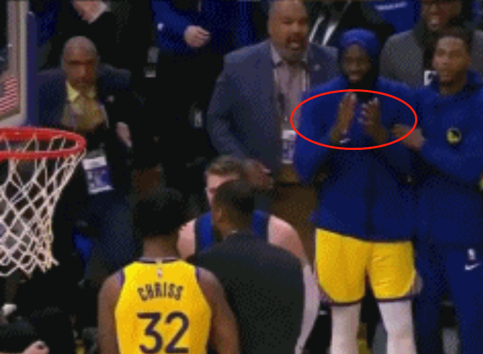 【影片】東契奇遭勇士惡漢狠狠推倒，倆人差點幹架，追夢綠在板凳席鼓掌大笑！-黑特籃球-NBA新聞影音圖片分享社區