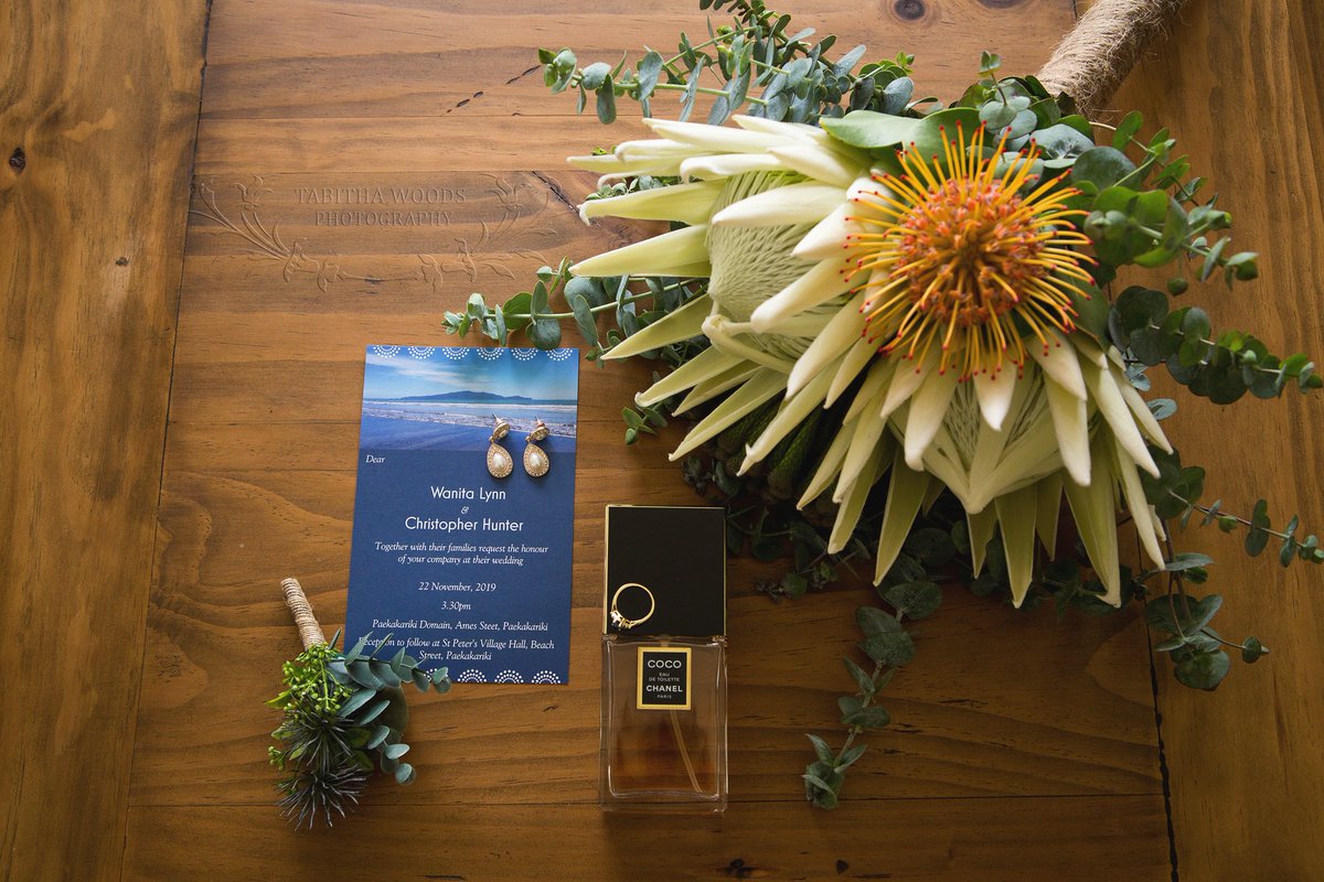 Recent #kapitiwedding #bridaldetails #flatlay #tabithawoodsphotography #wellingtonphotographer #kiwiweddings #bridalbouquet #proteas #weddingplanning #newzealandweddings #weddingphotographer