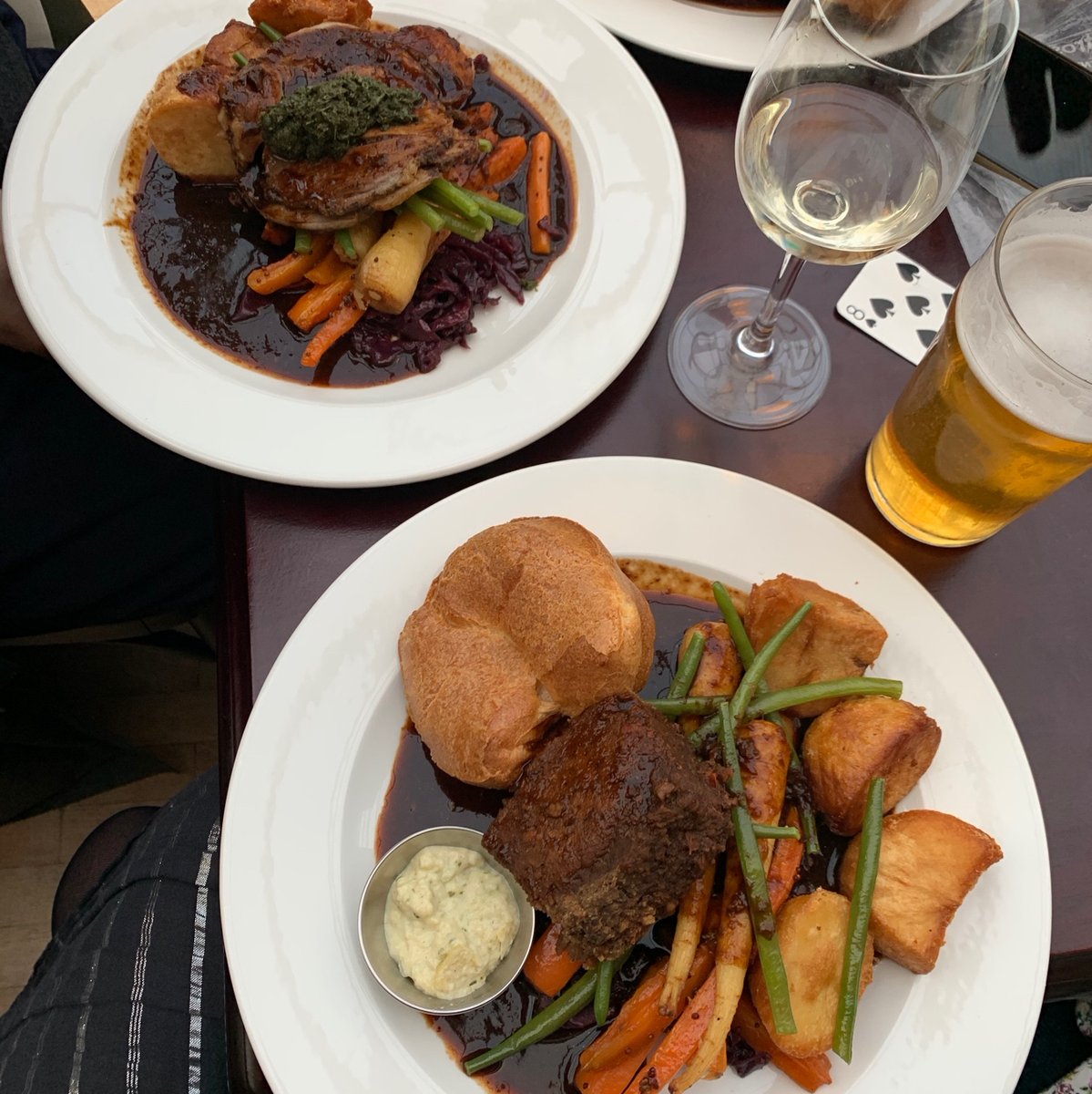Tasty and plentiful Sunday roast at the Holly Tree pub in #ForestGate. Kids had lots of fun on the miniature railway 🚂⁠ #ForestGreat #E7⁠