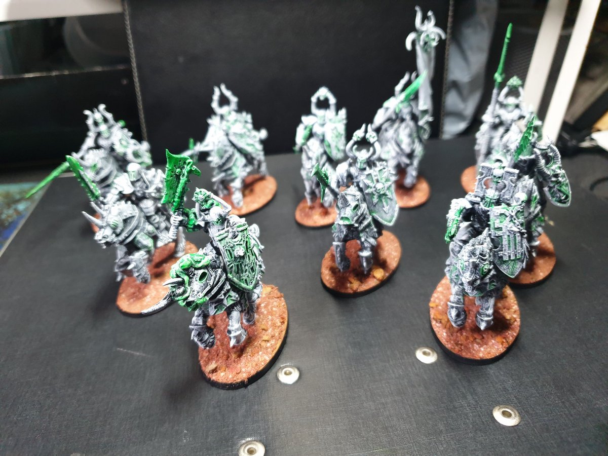 Little_Misters's tweet photo. I'm such an idiot!

I've been using the wrong # all December!

Its #parentpainters, NOT #paintingparents haha.

Here's my unit for December. https://t.co/wA8kqA3aEt