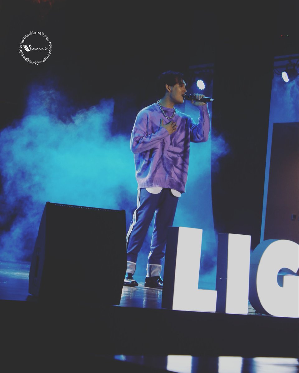 shadow_ladies's tweet photo. The 1st Fanmeeting Lighter Star in HaNoi
#nguyentrantrungquan
#denisdang https://t.co/bGZIxSm6Nq