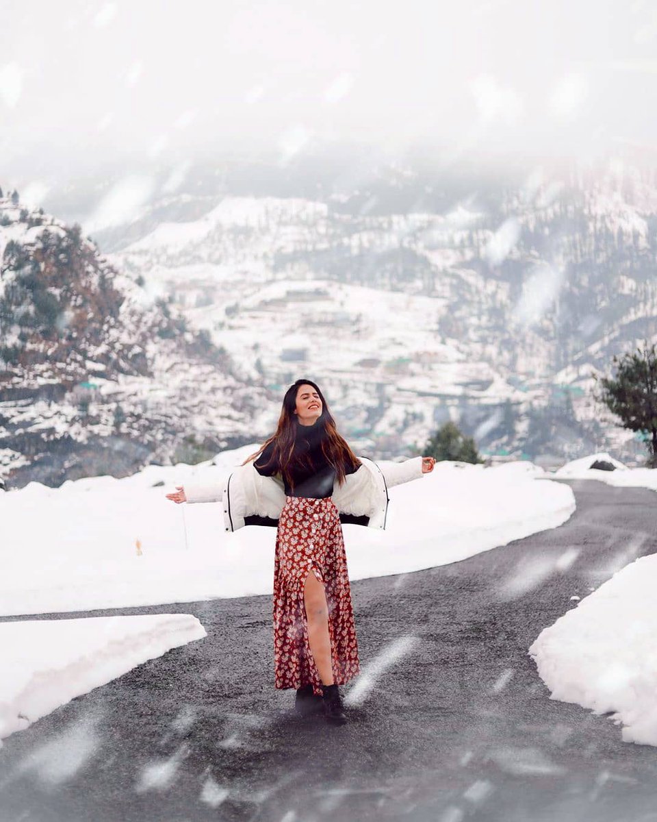 Chal_Kabira's tweet photo. Take every chance you get in #life life, because some things only happen once.
#HimachalPradesh #himachal #manali #chalkabira #tourism #beautifulhimachal #frozenroads #snow #travelgram #indiaclicks #tourism #kasol #kullumanali #awesomehimachal #onehimachal #snowbed #mountains https://t.co/sDYKAVtfVL