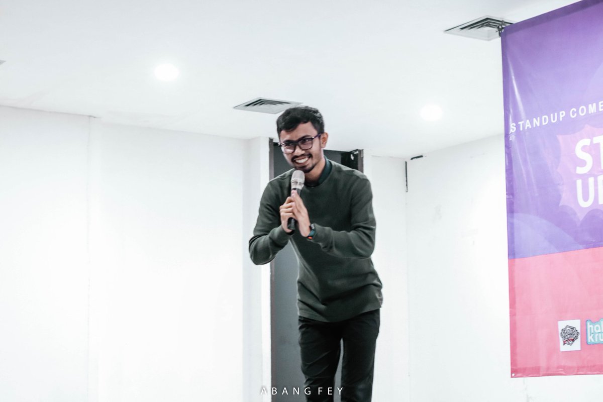 StandUp_KRW's tweet photo. Terima kasih juga buat bang @ridwanremin yang telah menjadi bintang tamu di SUN6 Karawang, mohon maaf kalau banyak kekurangan bang 🙏🏻 https://t.co/BDFuaPKKIF