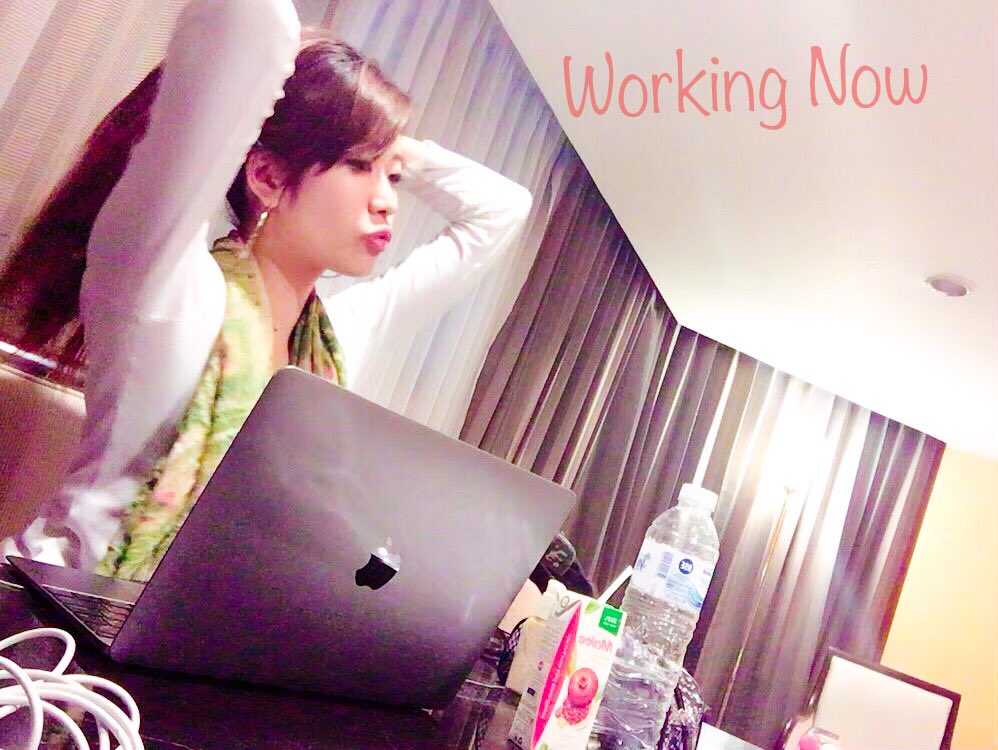 yuuuki100_'s tweet photo. なんだかんだ、、、
遊んでるときより
パソコンと携帯に向いてるときの方が多いな私。笑
仕事納めなんて概念は無い!
#投資女子 #稼ぎたい #sharecase #2020 #投資 #仮想通貨 https://t.co/IivblGilvN