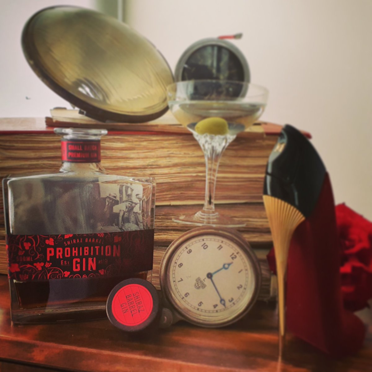 Grab your fella and head down to the local speakeasy where you can turn the new year listening to jazz tunes with a modern twist with the Galmatic playlist on Spotify 
'Roaring Into The Twenties'
#prohibitiongin 
open.spotify.com/playlist/4zAy3…