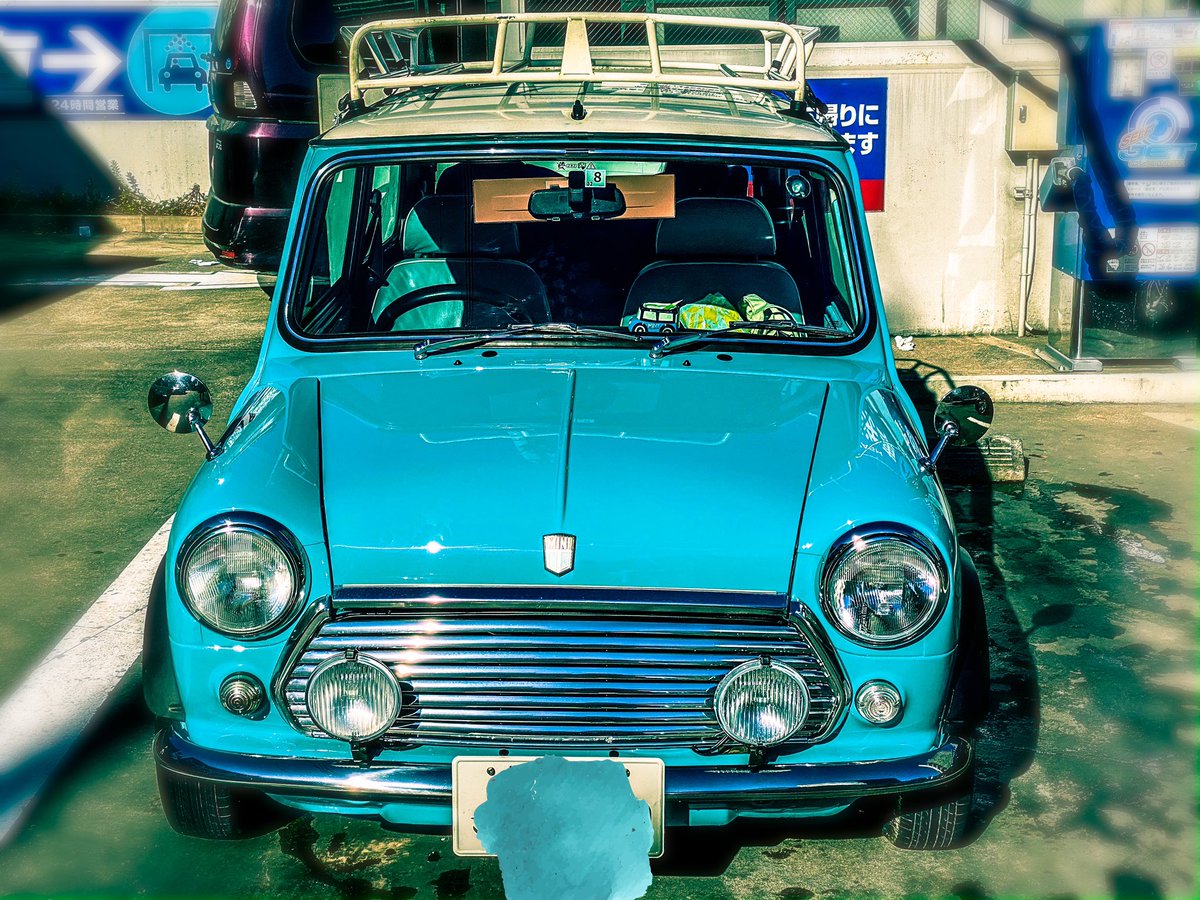 asikoh009's tweet photo. 年末恒例の、愛車MINIちゃん洗車🛁🚿
今年も一年お疲れ様でした‼️令和も一緒に走り抜けよう‼️来年も宜しく✨
🚙💨🏁
#MyMINIStory #tokyo #shinjuku #japan #MINIJapan #MINI60Years #ミニ #MINI #ROVER #COOPER #MT #minicooper #SurfBlue #GETWILD #kabukicho #XYZ https://t.co/O5zUc9Kn8E https://t.co/5336F7lVeC