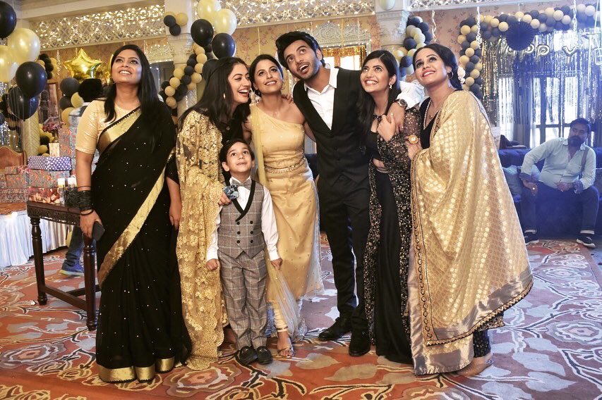 garima_vikrant's tweet photo. #Famjamโฅ๏ธ๐ฆ #khanfamily #Salma Ke Sitaron ko dekh kar khush hote huye๐๐๐๐๐๐๐๐๐๐๐๐
@officialaditish @vikram_the_Leo #seemaazmi #vaibhavikapoor #gouriagarwal #ayanshmishra ๐งโโ๏ธ๐งโโ๏ธ๐๐โฅ๏ธโฅ๏ธ๐ฅฐ๐ฅฐlove you all muaaaahโฅ๏ธ๐๐๐ https://t.co/mimSVaLN5q