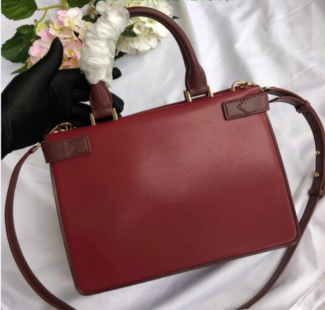 pk_collection's tweet photo. Micheal Kors Women's Bags
Size: 20-13-7
#Moda #BolsadeCouro #Bags #LeatherBag #BolsadeCouroSmartbag #BolsaSmartbag #Fashion #Trendy #Bolsa #Bolsas #MustHave #Bag #Trend #SMARTBAGresortcollection #MonogramBag #SMARTBAGmonograma #BolsaMonograma https://t.co/C5rsfyc6ym