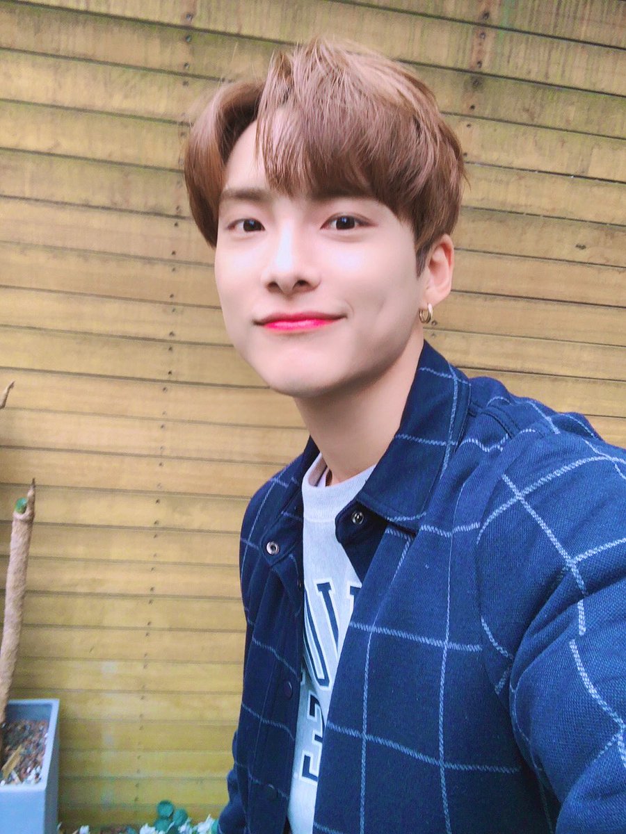 official_ACE7's tweet photo. [#에이스_준]
초이들 보고싶다 다들 잘 있으려나 얼른 봐야 되는데 ☹️❤️
#ACE #에이스 #CHOICE #초이스 https://t.co/z303vgyEVq