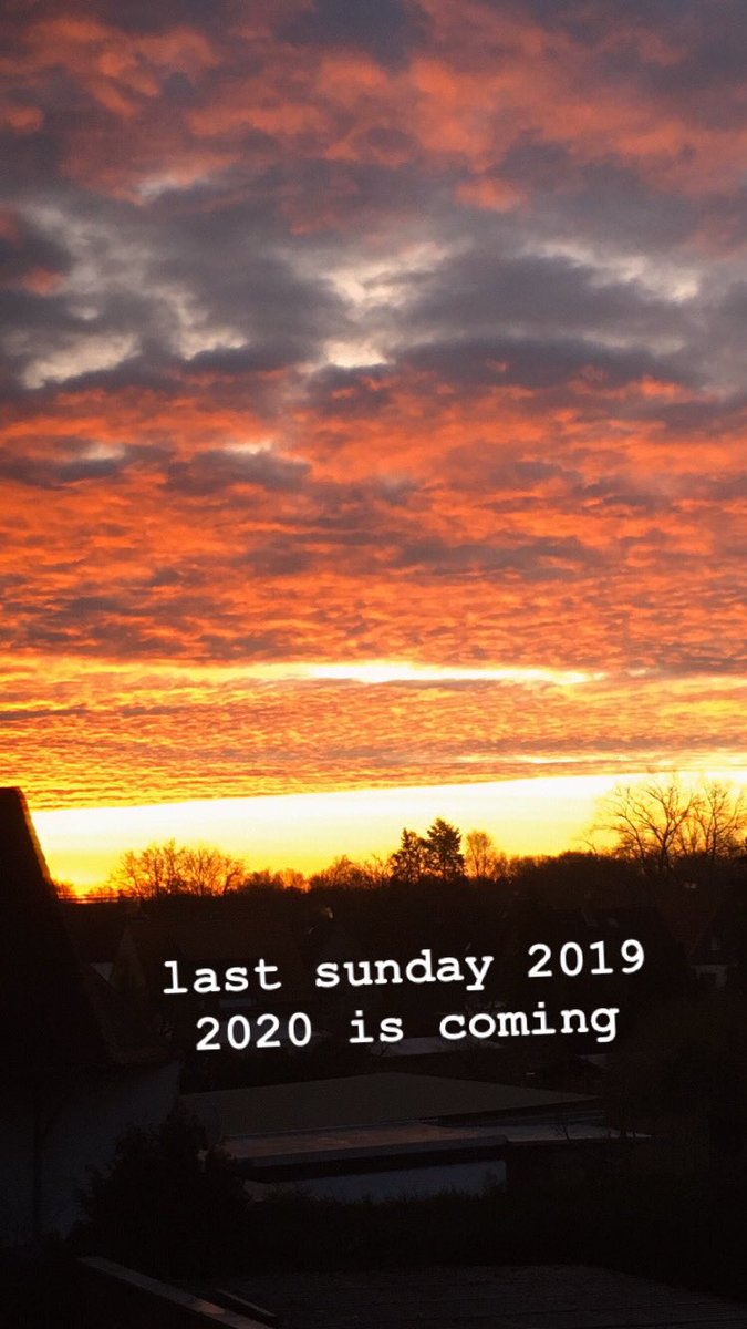 brittafahl70's tweet photo. Good morning EO on this last Sunday of the year #sunrise #goodmorning #betweentheyears #2019 ⌛️ #2020isComing 
@JeanneDeGouges @BoMargit @a123_vienna @elke5180 @stevie76 @SanneBorsti @DutchSassenach @IrisD236 @sutto15 @karin_stary @kiyo_1968 @MamaG5439 @taft_jenny @Beannexx https://t.co/F3ilRXuuKL