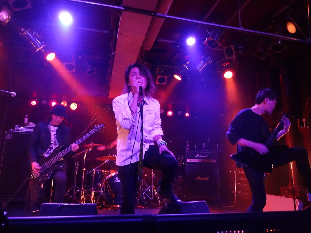 yz0114_luna0929's tweet photo. THE STRANGE RASCAL@CHELSEA HOTEL①
※3枚目はスケさん&ピコ乱入
#THESTRANGERASCAL
#ストラス
#BLACKBILLY
#ブラックビリー https://t.co/uKUuEenSGt