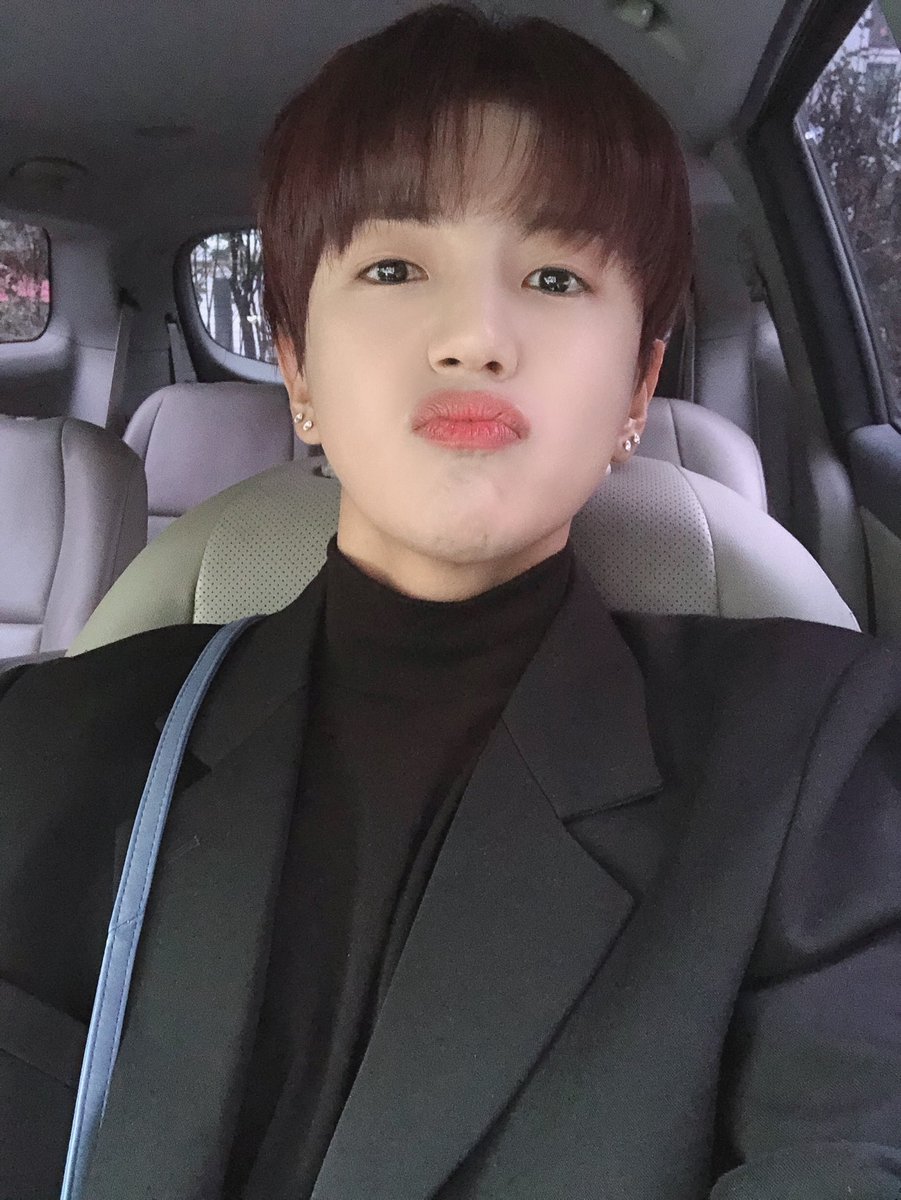 official_ACE7's tweet photo. [#에이스_동훈]
제가 왔습니다 우리 초이스!!🥴
다들 넘 보고싶네여❤️
#에이스 #초이스 #ACE #CHOICE https://t.co/wJPZyFVjLC
