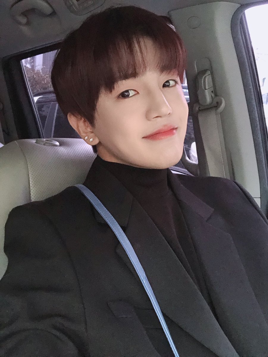 official_ACE7's tweet photo. [#에이스_동훈]
제가 왔습니다 우리 초이스!!🥴
다들 넘 보고싶네여❤️
#에이스 #초이스 #ACE #CHOICE https://t.co/wJPZyFVjLC