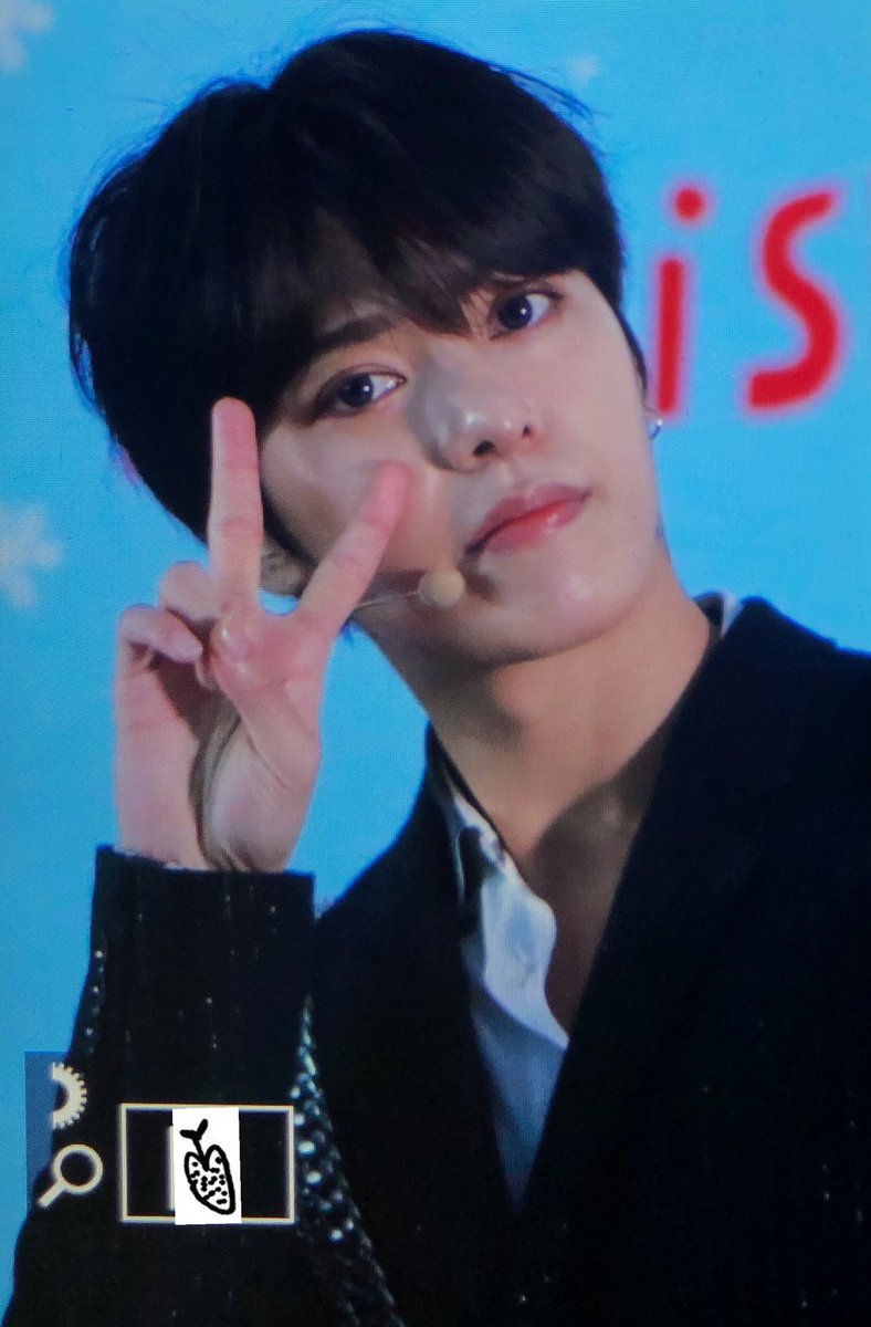 StrawberryLand9's tweet photo. 20191229 코엑스윈터페스티벌 preview 

#Hansol #Jihansol #지한솔 
#솔부기 #솔랑이 #섹시킹
#뉴키드 #NewKidd
#유앤비 #UNB 
@jflo_newkidd https://t.co/icgo7dLwaD