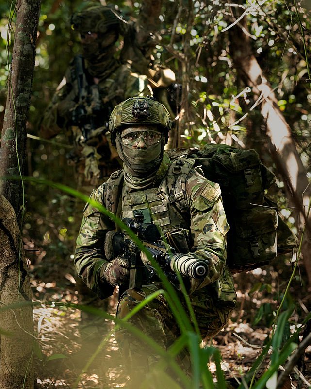 lindareynoldswa's tweet photo. Now you see them, now you donโt.
#2RAR recently conducted conventional amphibious recon, security & raiding tasks throughout Nth QLD to prepare for Combined and Joint Task Force ops.
This helps maintain combat readiness & understanding of amphibious tactics & procedures #tyfys https://t.co/aL77VjJmBT