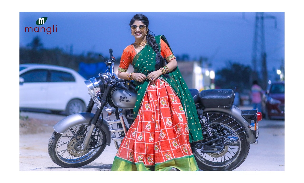 Mangli Official on X Bullet Cover Song Shooting Song Releasing Soon. For More updates Follow MangliOfficial in Facebook Costumes ranjithaguvvalaa Jewelry ekaarbayana pic paramesh 99 Mangli Manglinewso...