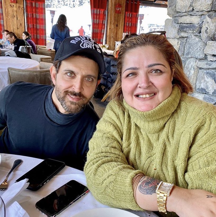 HrithikRules's tweet photo. The Roshans on their family vacation. Courtesy: Pinkie Roshan #HrithikRoshan https://t.co/wCqLH3dVQc